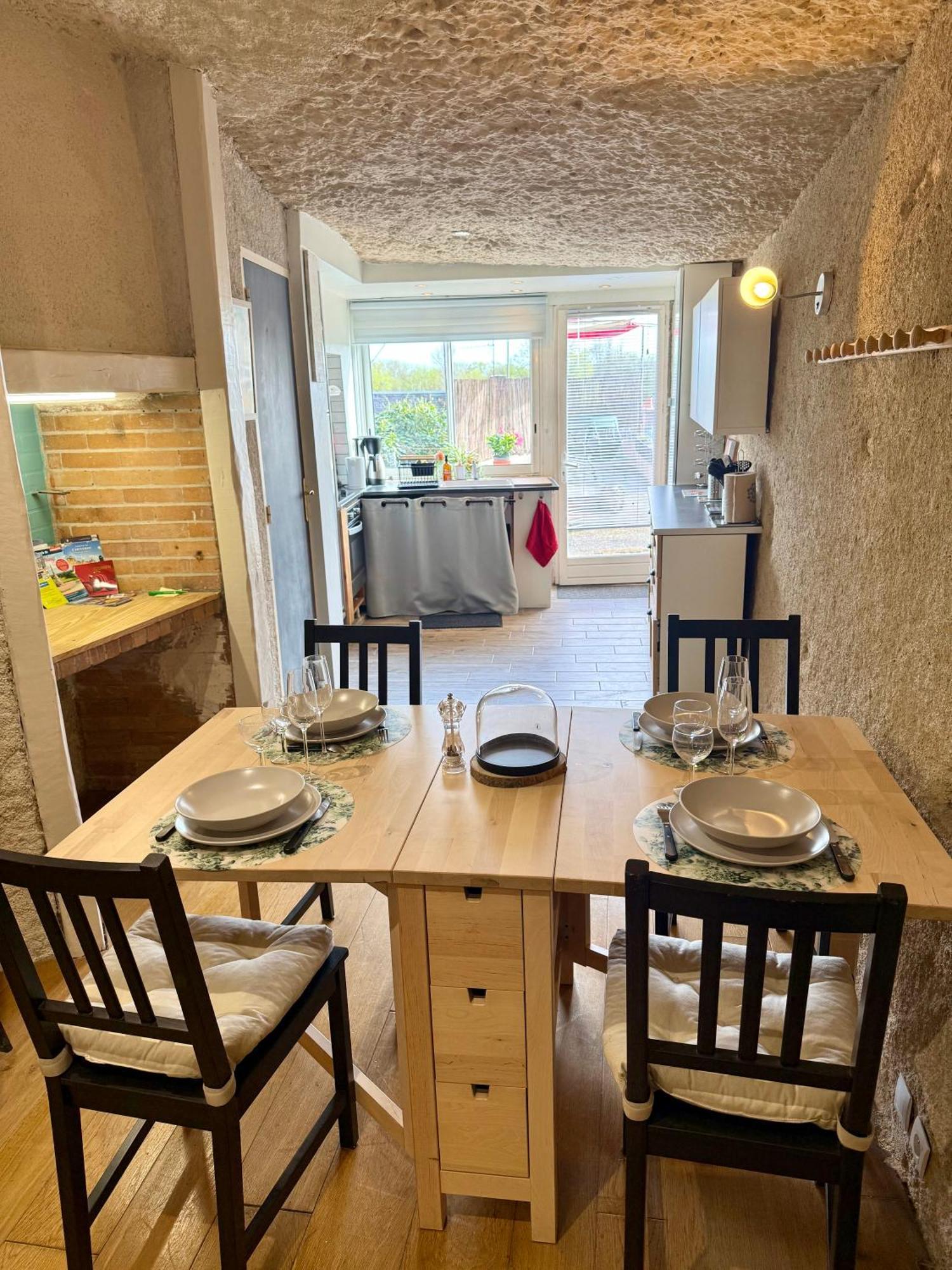 Appartement Troglodyte Du Petit Coteau à Vouvray Extérieur photo