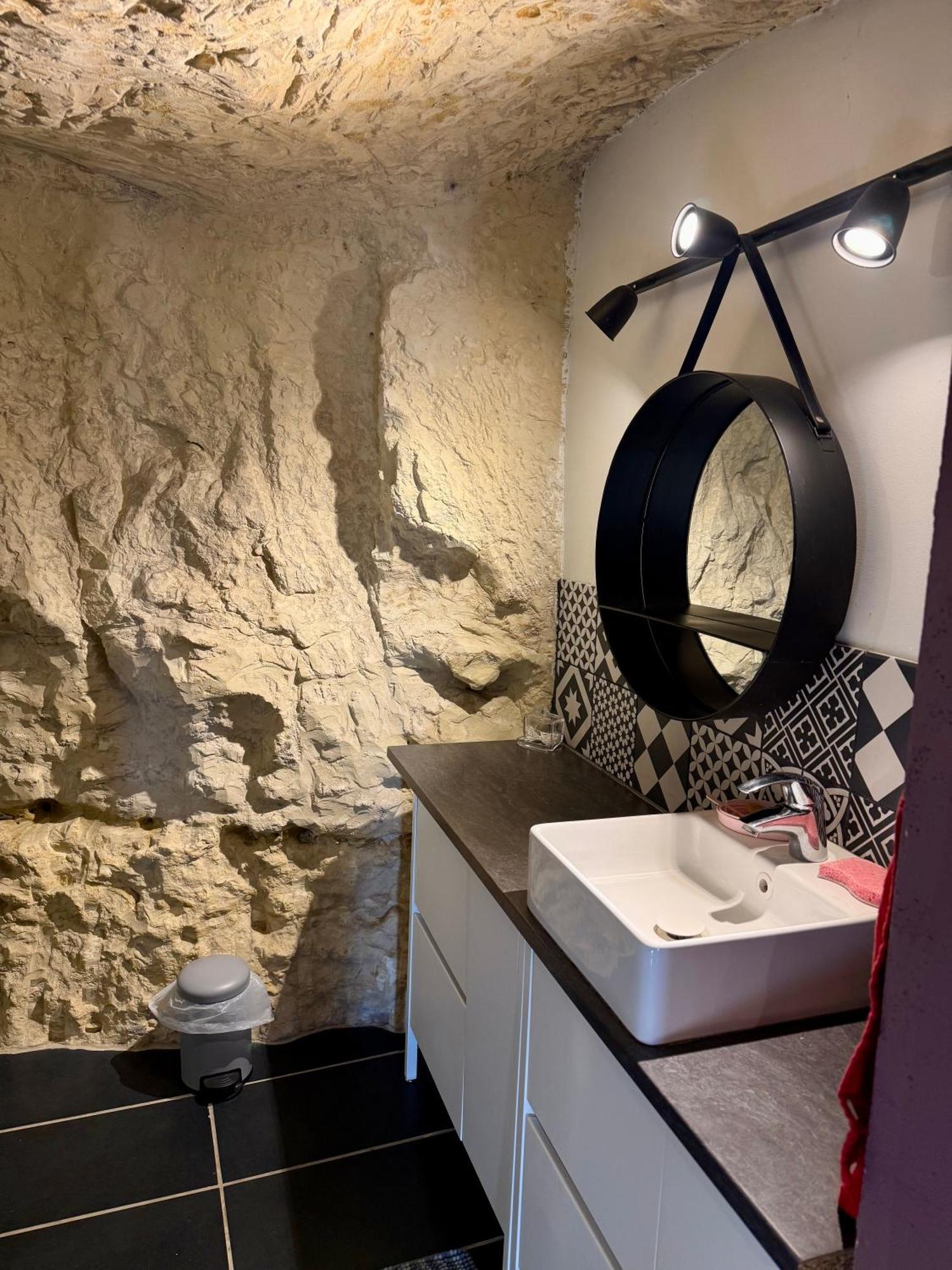 Appartement Troglodyte Du Petit Coteau à Vouvray Extérieur photo